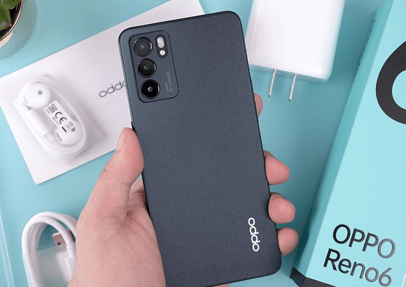 OPPO Reno 6 5G c&oacute; thiết kế đẹp